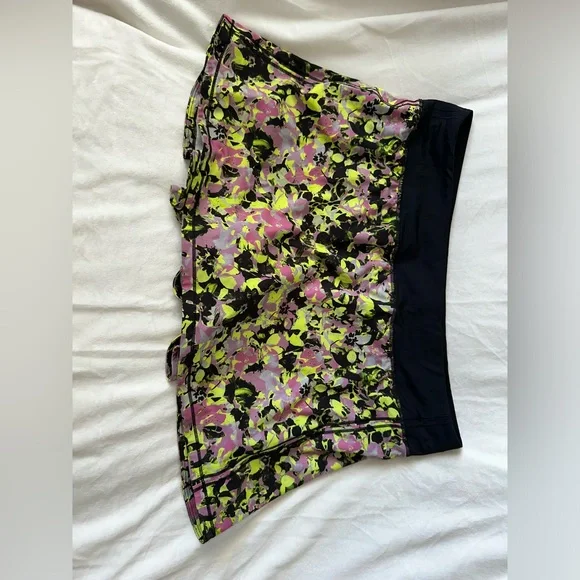 BNWOT LuLuLemon Pace Rival Skirt. Inflected Highlight Yellow/Black. Size 14 Tall - Picture 5 of 9